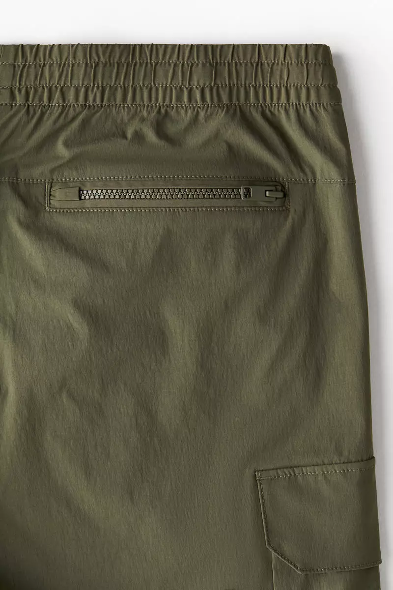 Regular Fit Nylon cargo shorts