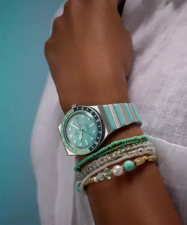 Jam Tangan Wanita Timex Q Blue Dial Dual Tone Stainless Steel Strap TW2W87800V5 Original