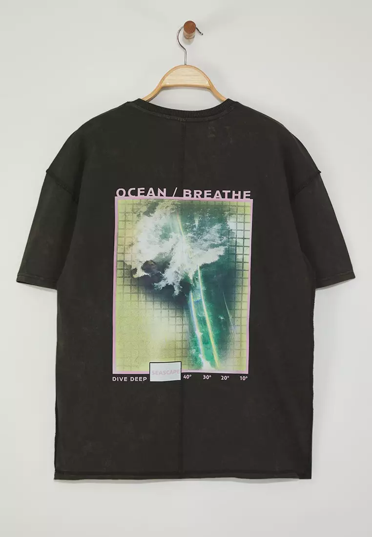 Black Oversize/Wide Cut Stitch Detail Printed T-Shirt TMNSS25TS00101