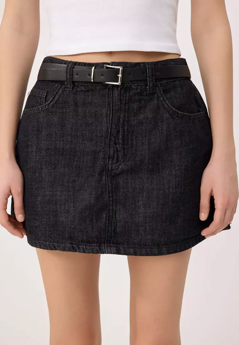 Black Belt Detailed Denim Shorts Skirt With Skirt Look On The Back Twoaw26Sr2