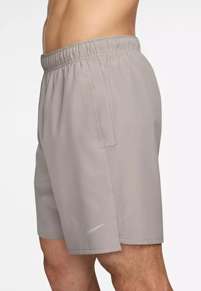 Dri-FIT Challenger Men's 18cm (approx.) Unlined Versatile Shorts