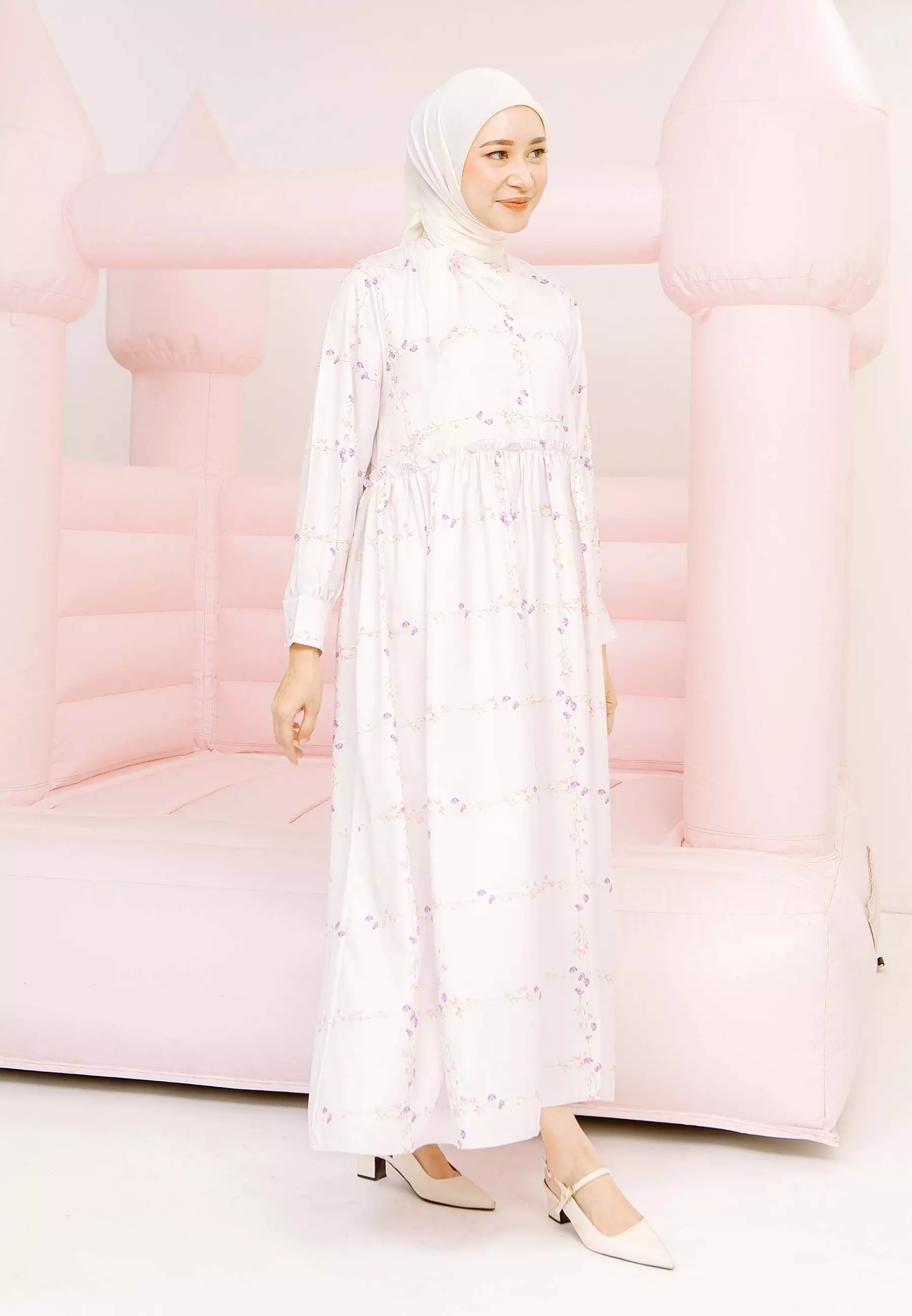 HijabChic Faye Soft Pink Dress - Dress Lebaran Kekinian Motif Bunga Pink Ruffle Busui Friendly