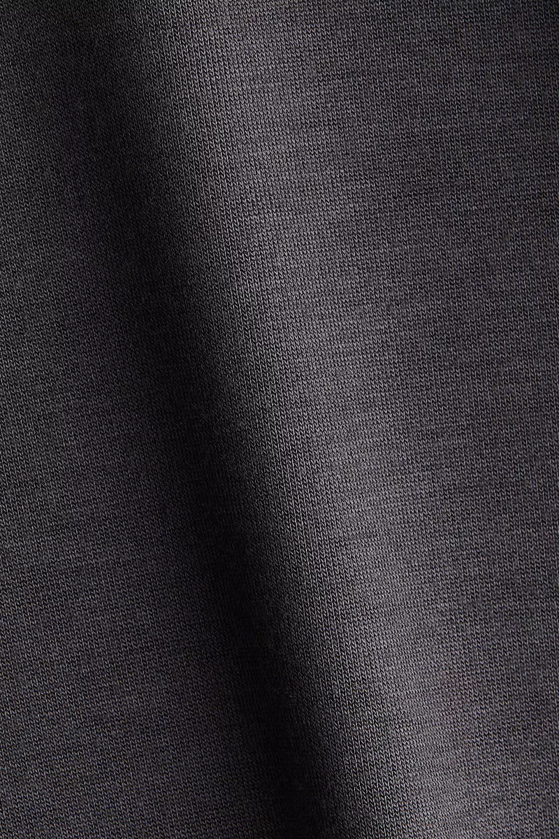 Modal-blend top