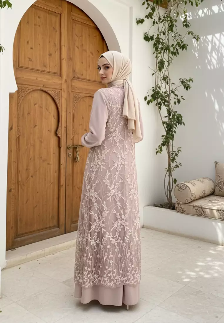 Dress Muslimah Lace Bordir Floral Premium Warna Nude Pink – Tampil Anggun & Exclusive By Brilliant Girl Warna NUDEPINK