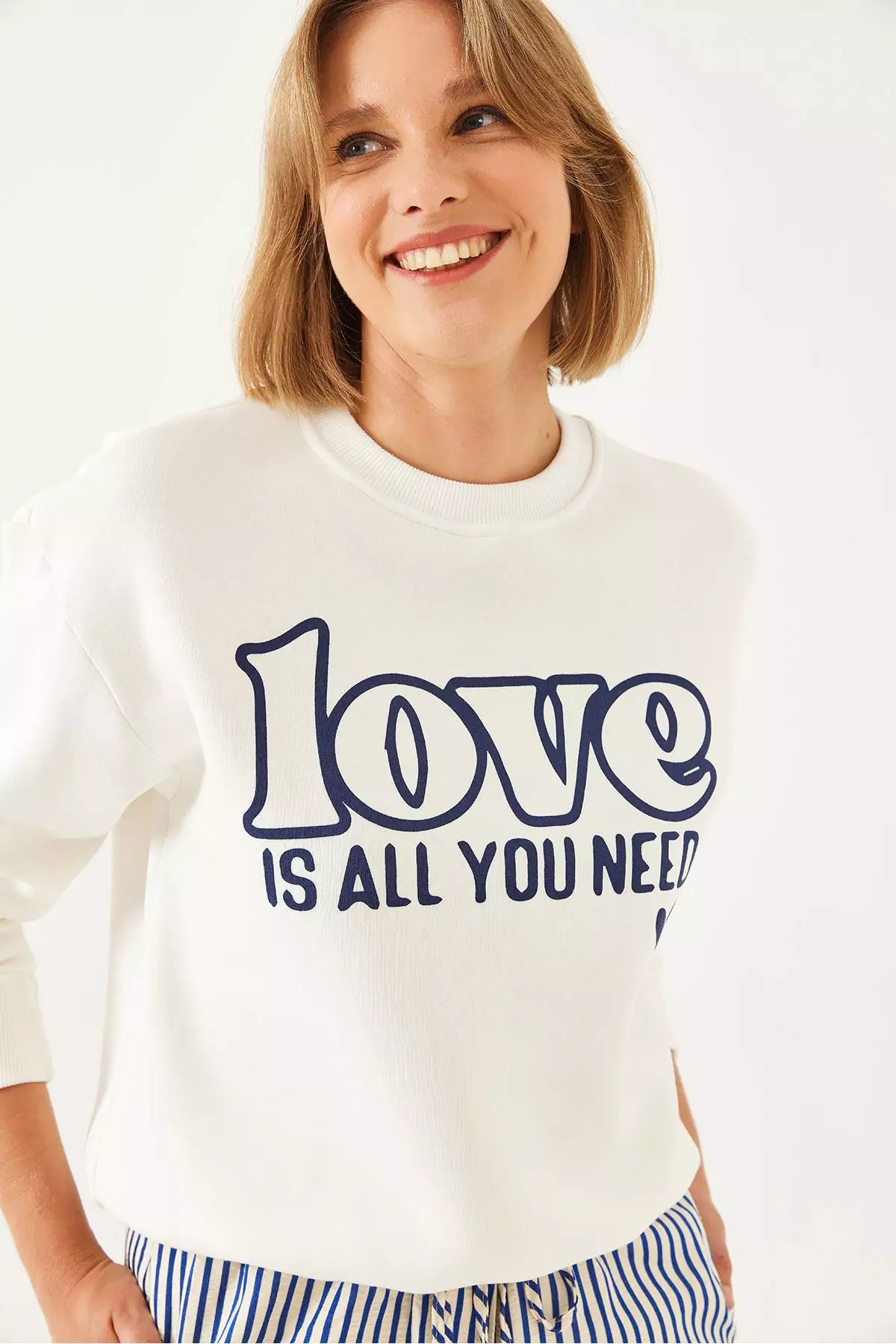 Women's Loose Cut Round Neck Sweatshirt Mbhs022 60601022