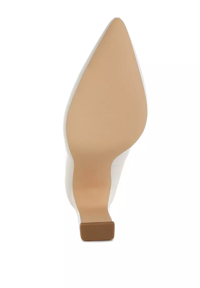 Sepatu Pumps Kulit Imitasi Warna Putih