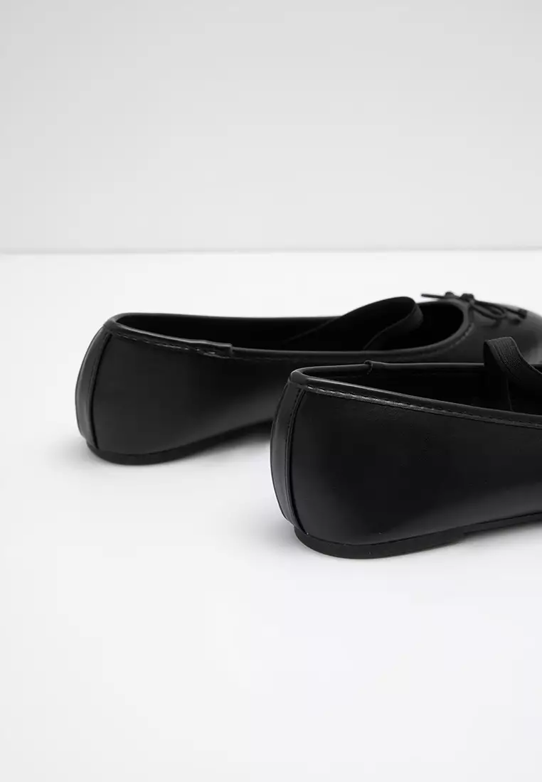 Sofia Maika Mary Jane Flat Black