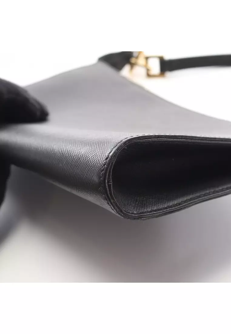 Pre-Loved Salvatore Ferragamo Gancini one shoulder bag leather black