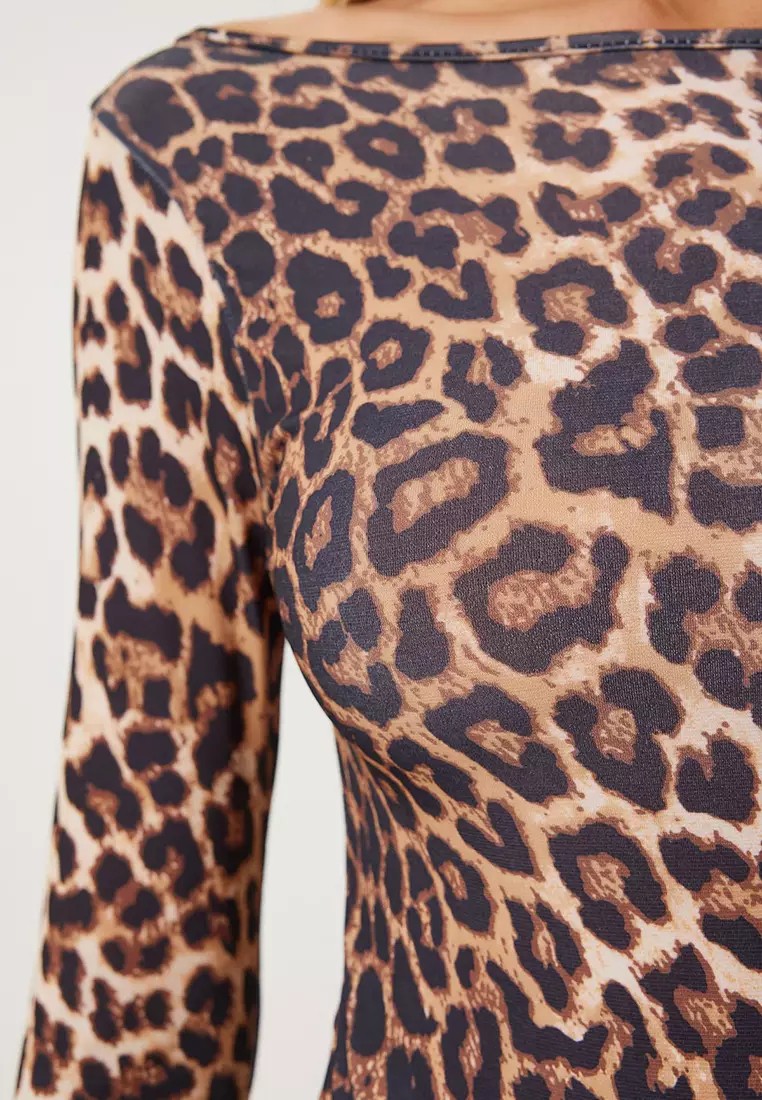 Leopard Patterned Snap Woven Blouse