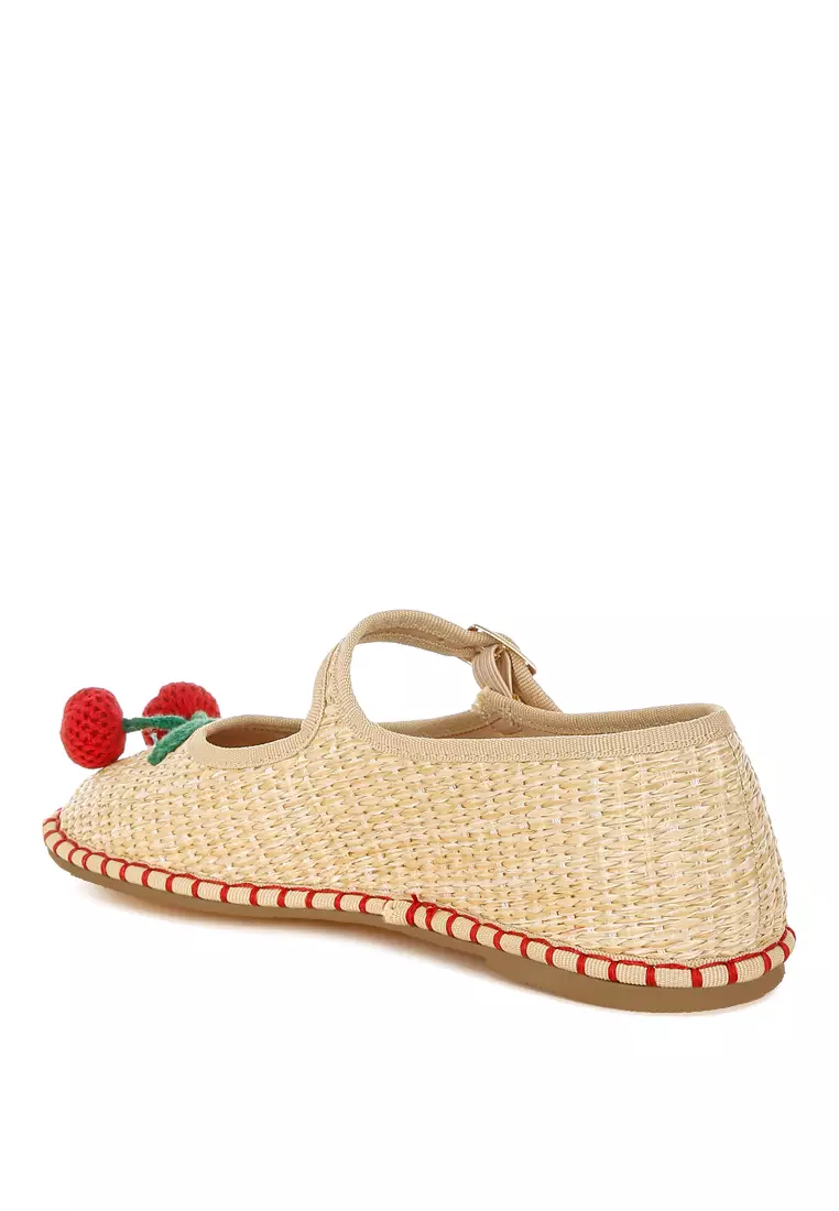 Sepatu Mary Jane Beraksen Ceri Warna Beige