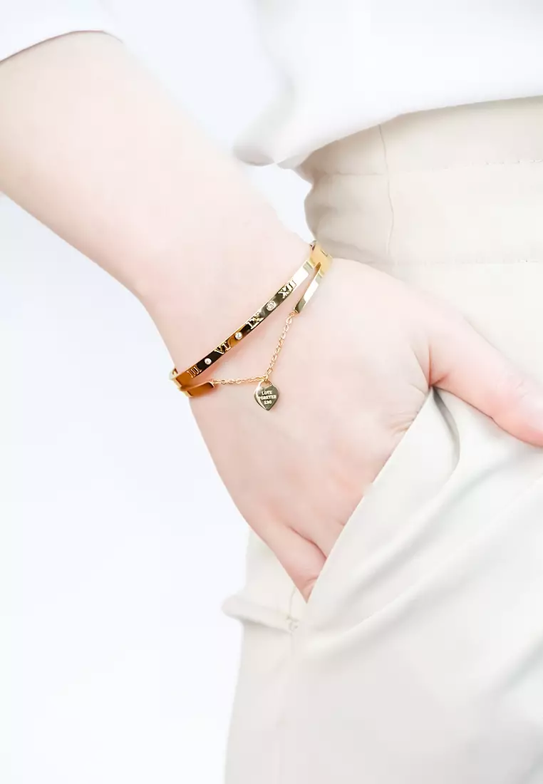 Keira Heart Hinged Pendant Bangle in Gold