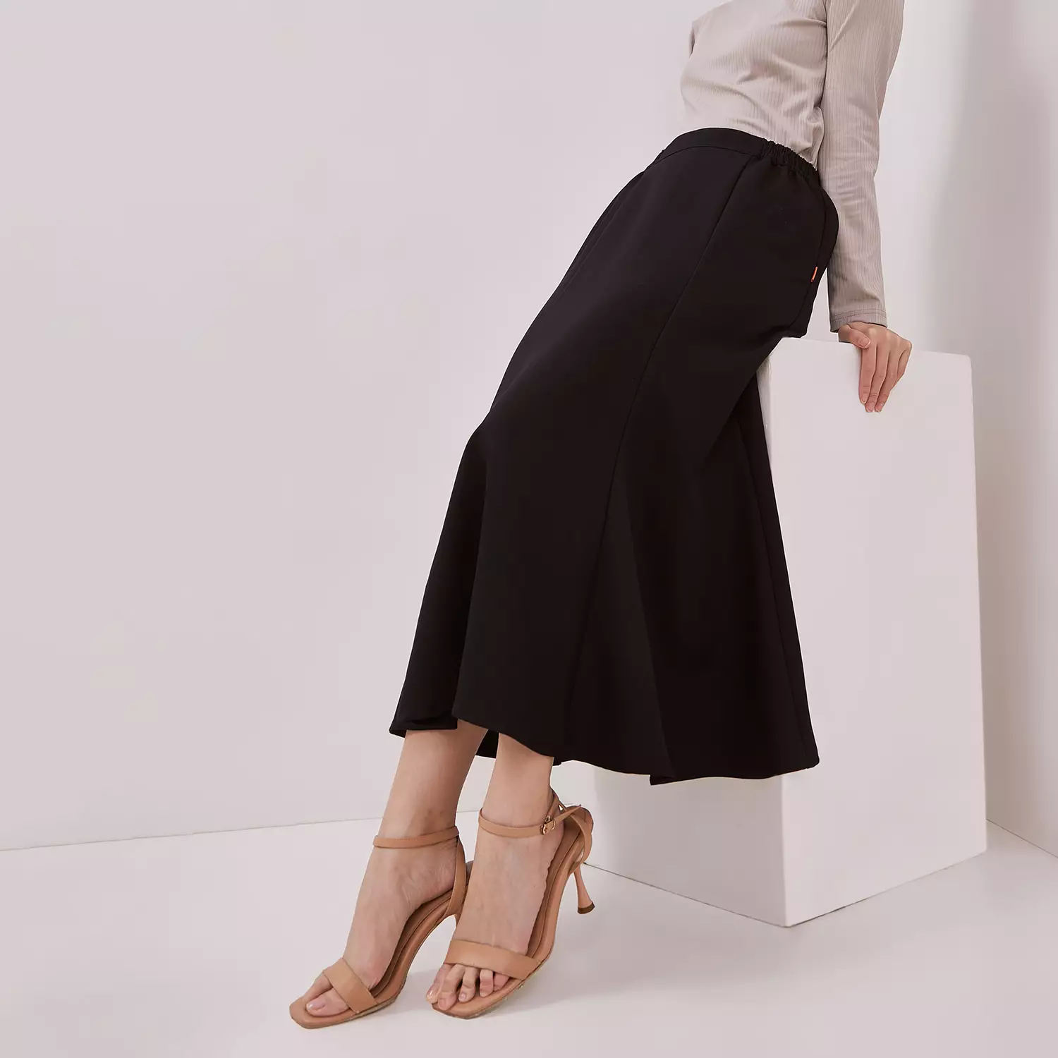 DUST Rok Mermaid Amarina Hitam (D. 21132)