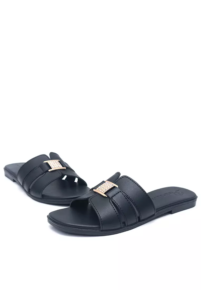 Edelyn Flat Sandals in Black