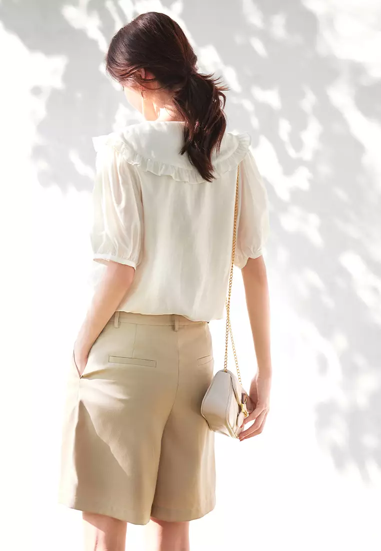 Short Sleeve Summer Blouse with Ruffled Collar