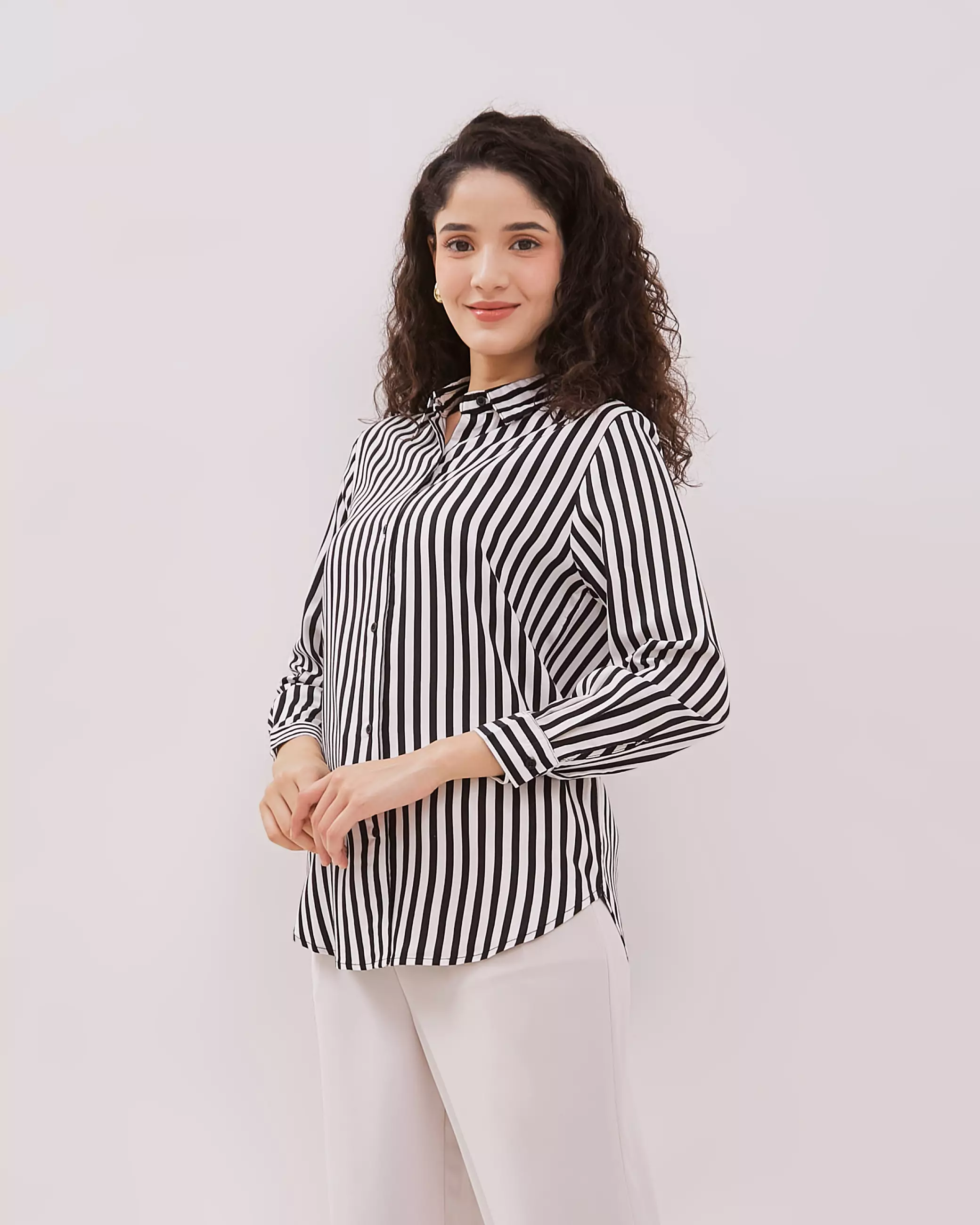 Urban Exchange Lyla Black Stripe Shirt - Kemeja Stripe Lengan Panjang Warna Black