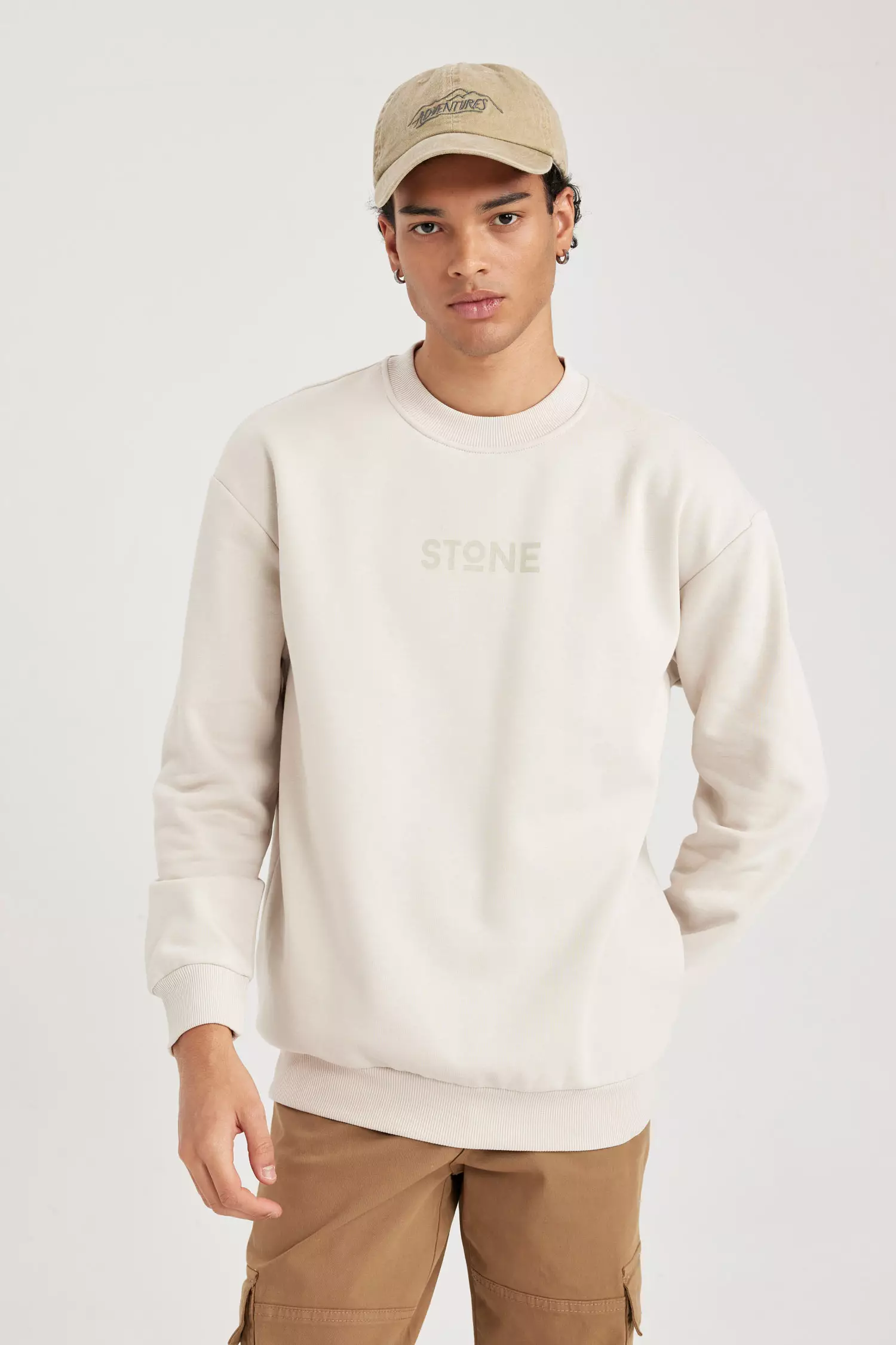 Buy DeFacto Boxy Fit Long Sleeve Sweatshirt 2023 Online | ZALORA Singapore