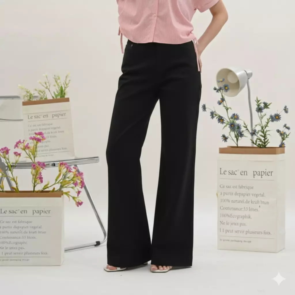 Hayden Flare Jeans in Black