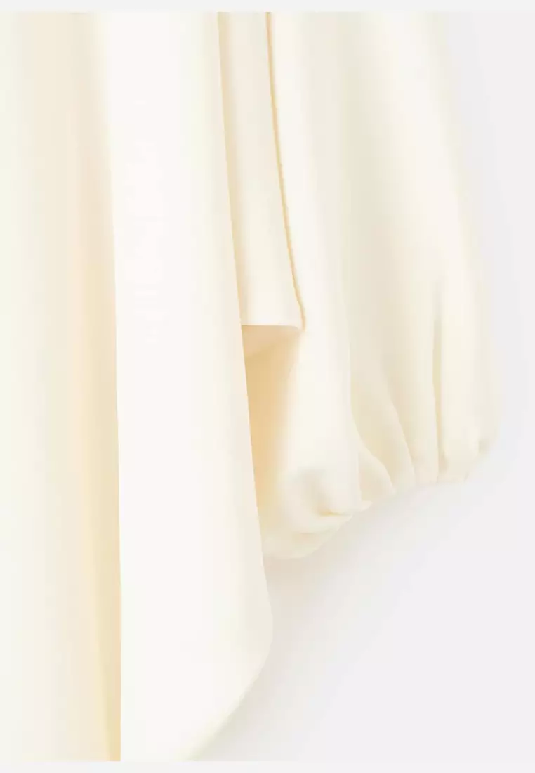 連帽連身裙配泡泡袖