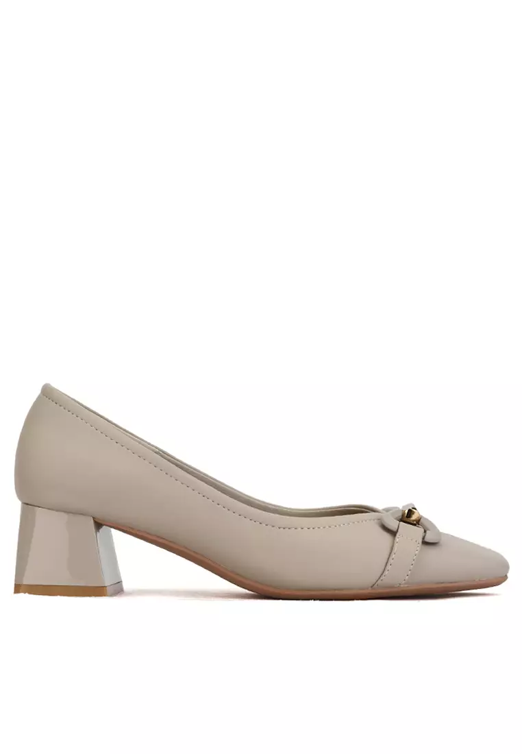 Discount on Twenty Eight Shoes  shoes - SKU: 4.5CM Square Toe Horsebit Buckle Pumps XJ332-35