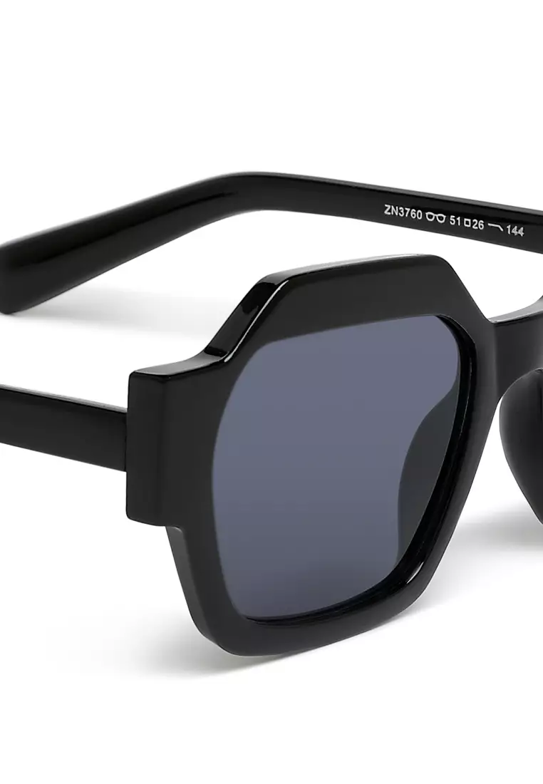 Bold Bevel Square Sunglasses in Black