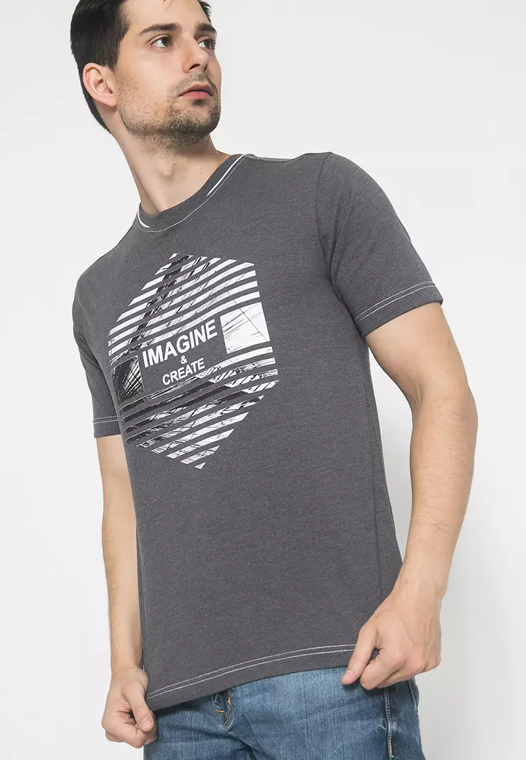 Johnwin - Kaos Casual Pria Sablon Warna Abu-Abu ATS.622.M404.21.C-S/S