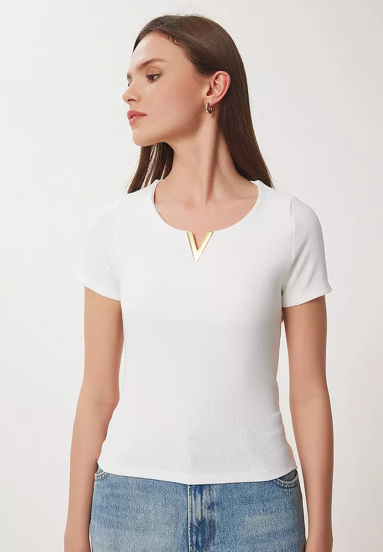 Gold Accessory Ribbed Knitted Blouse