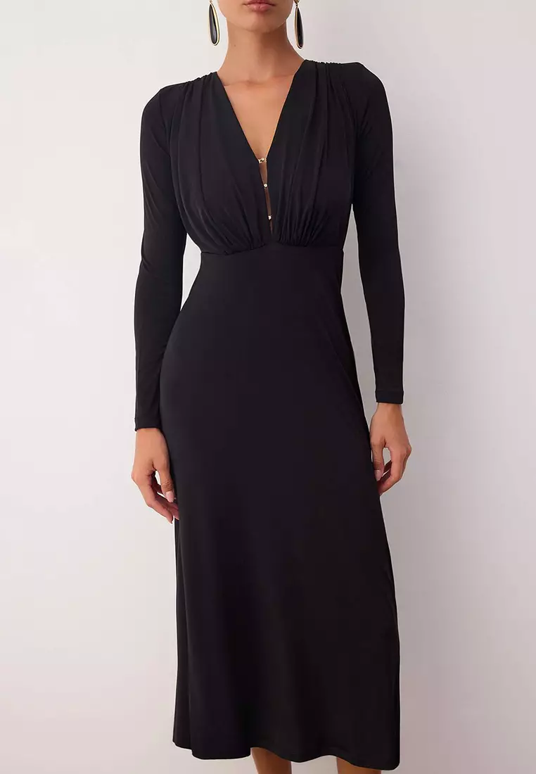 Black Stone Accessory Detailed Knitted Deep V-Neck Dress Tpraw26El00018