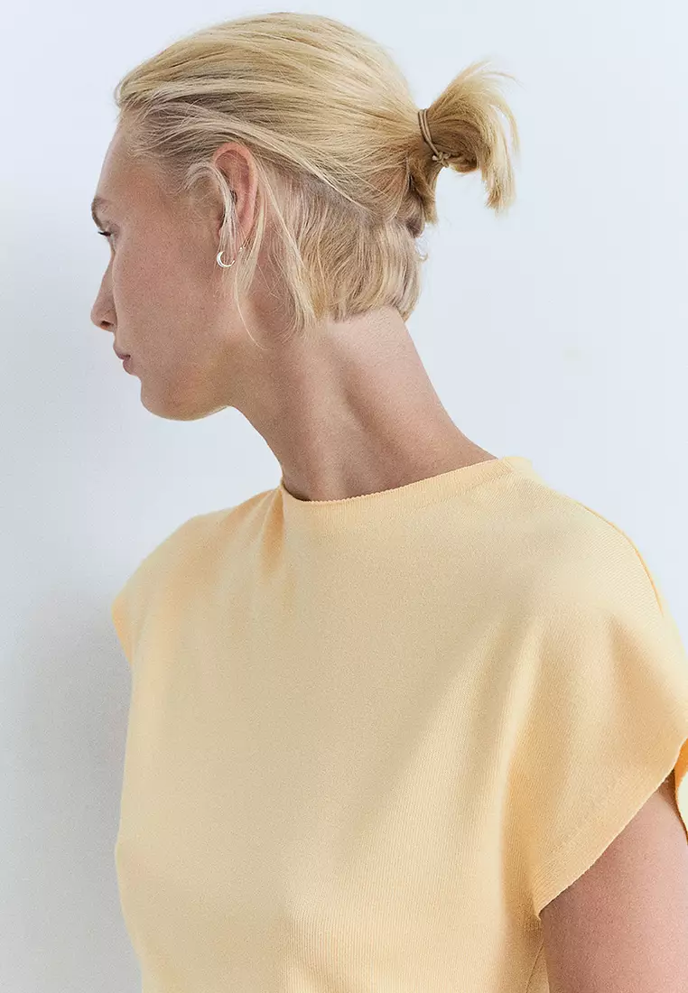 Short-Sleeved Fine-Knit Sweater