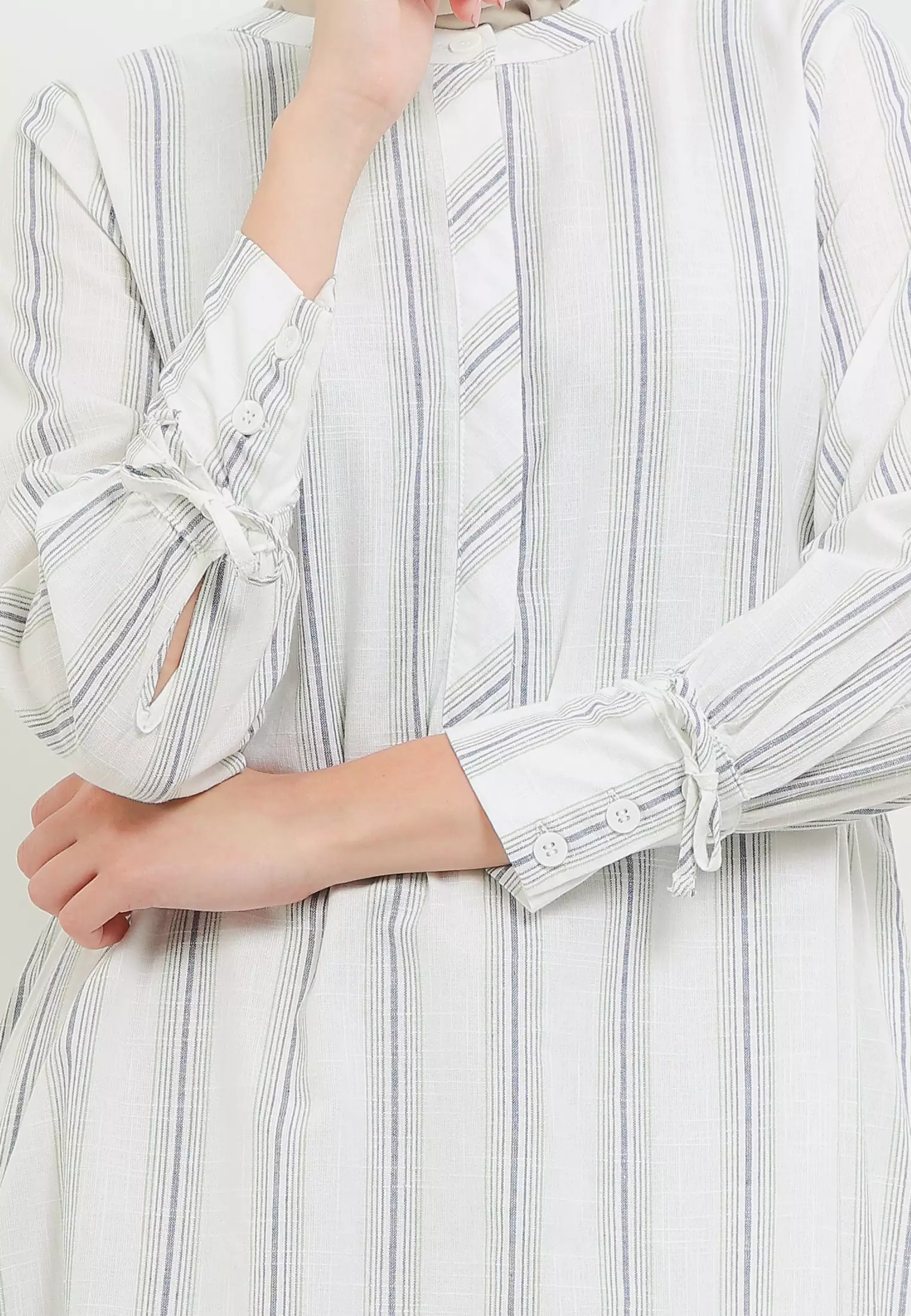 MFMW Letizia Tunik Broken White motif Salur Multicolor