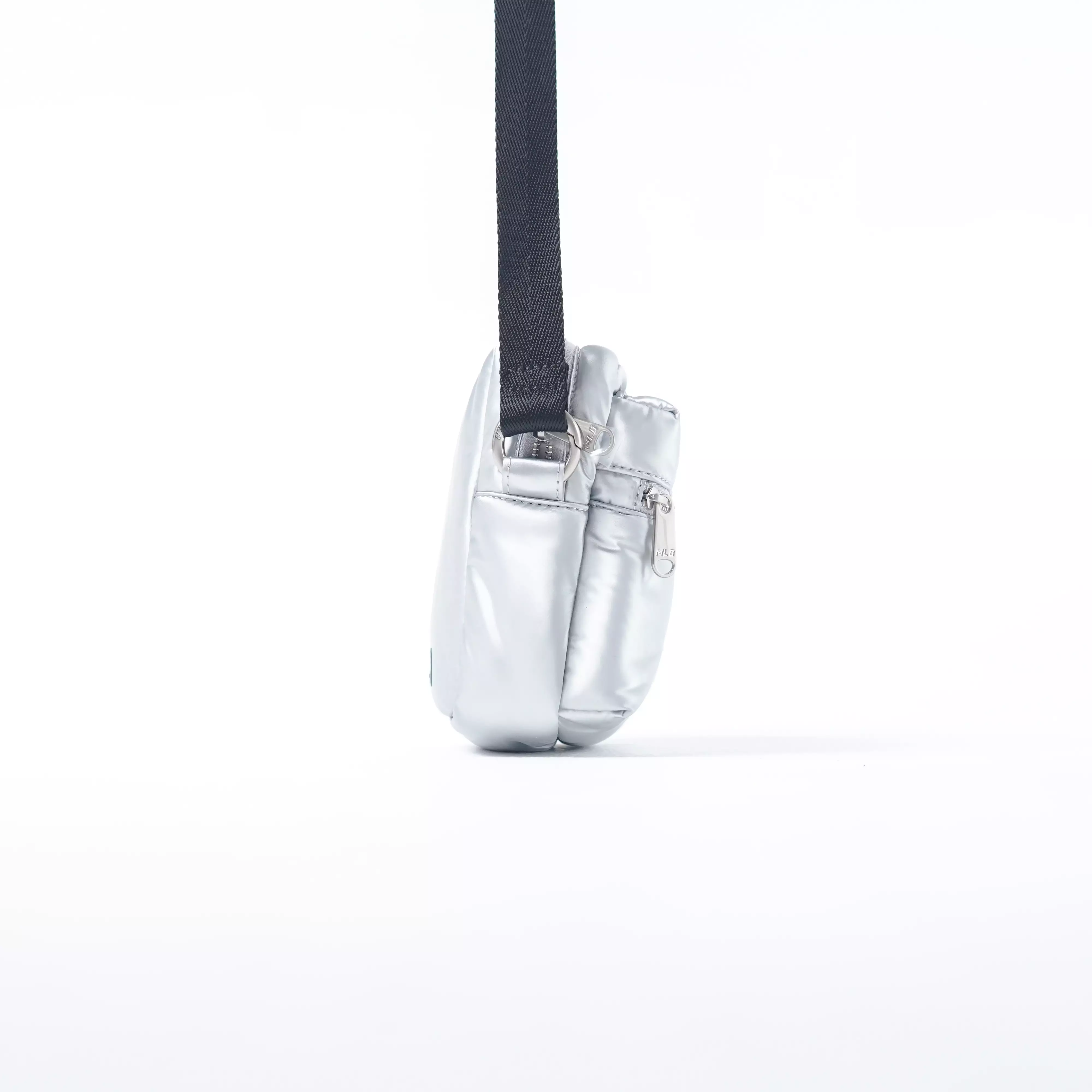 Tas MLB NY BLACK PUFFY SILVER SHOULDER BAG 100% ORIGINAL