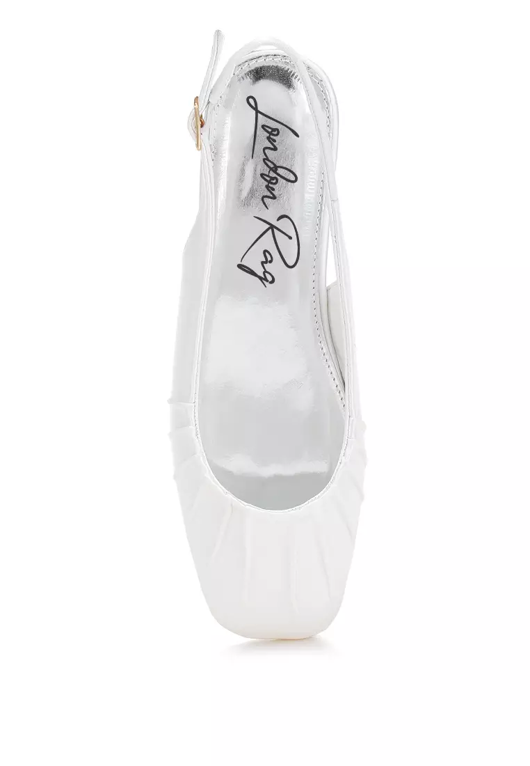 Sepatu Flat Ujung Persegi Satin Warna Putih