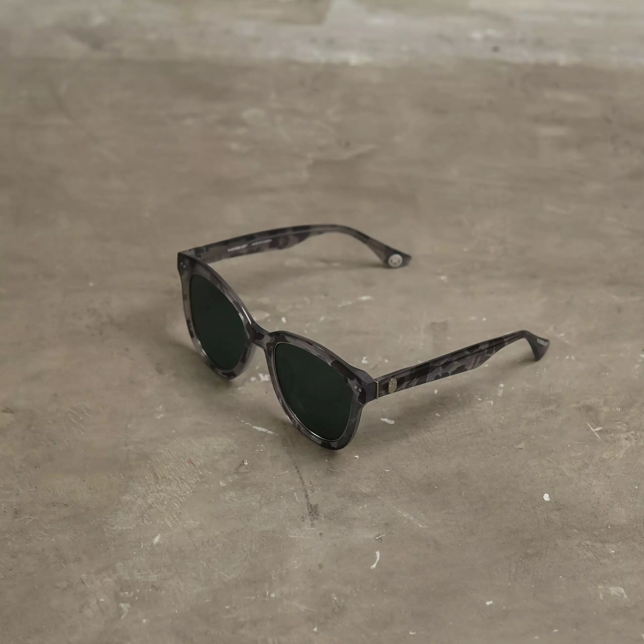 Kacamata BAPE CAMO GREY CLEAR WHITE SUNGLASSES 100% ORIGINAL