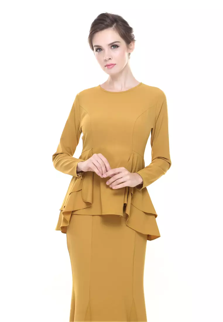Lora Peplum in Gold
