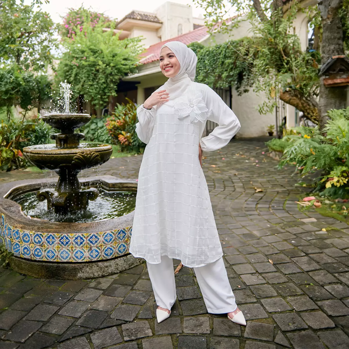 ZM Zaskia Mecca - Bivana Snow Midi Dress - White Series - Edisi Binar Samudra - Raya Collection Baju Lebaran Gamis Premium