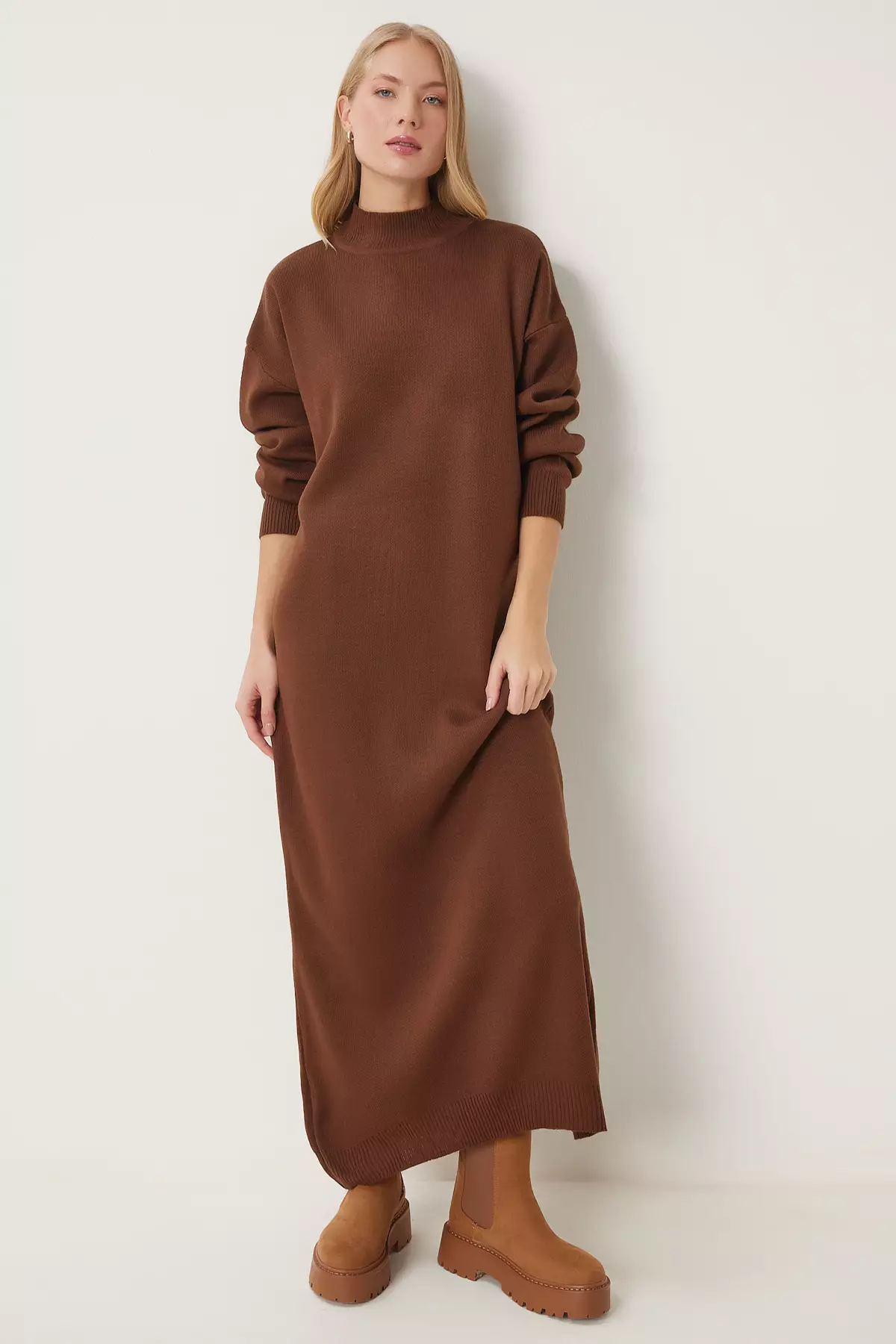 Women'S Brown Turtleneck Long Knitwear Dress Dd01344