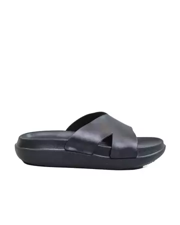 Hitam