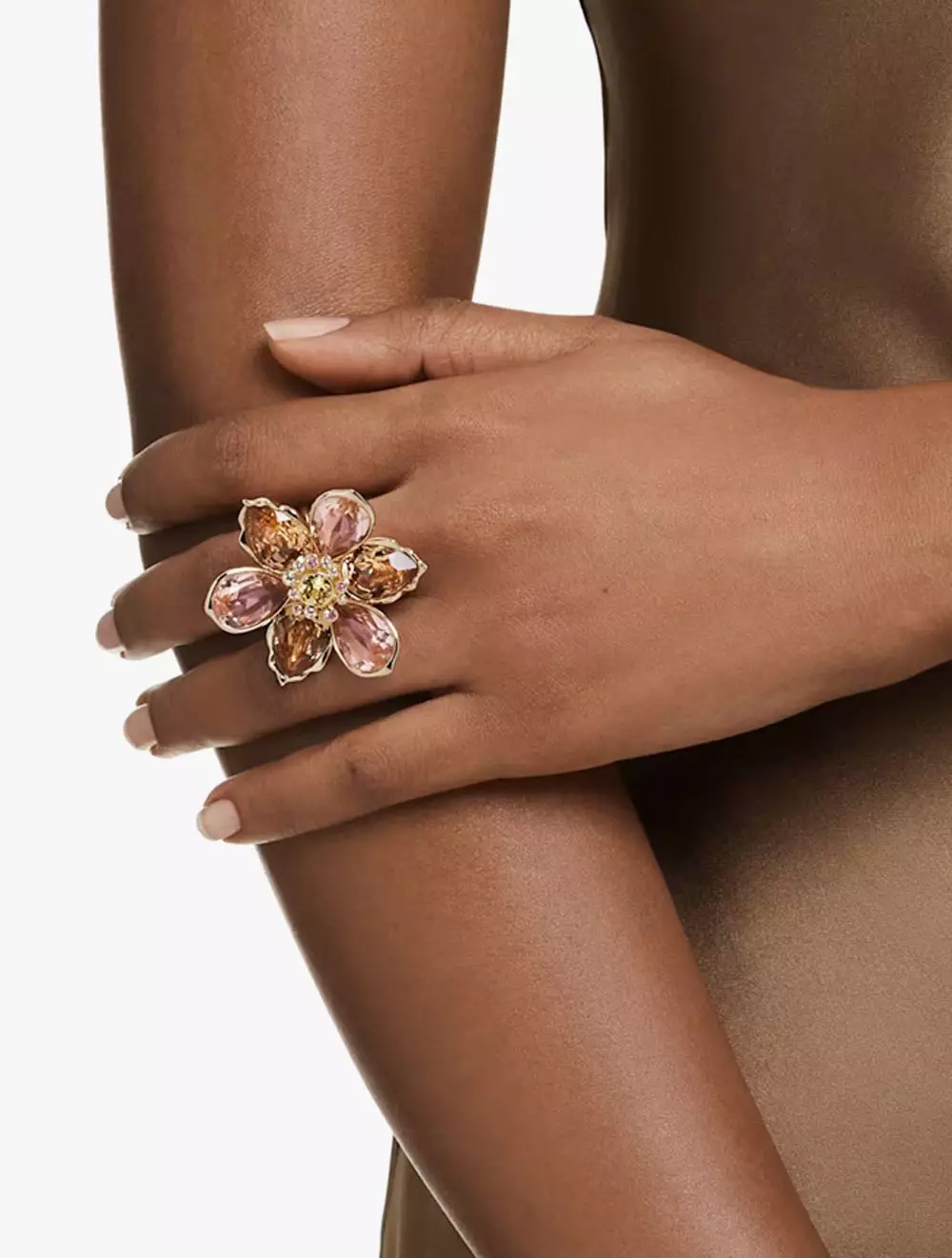 Idyllia Motif Ring, Mixed Cuts, Flower, Multicolored, Gold-Tone Plated