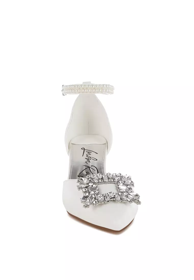 Sandal hak anak kucing Bros Diamante berwarna putih