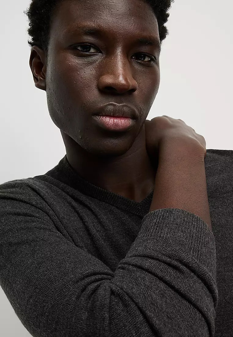 Cashmilon™ V-Neck Jumper