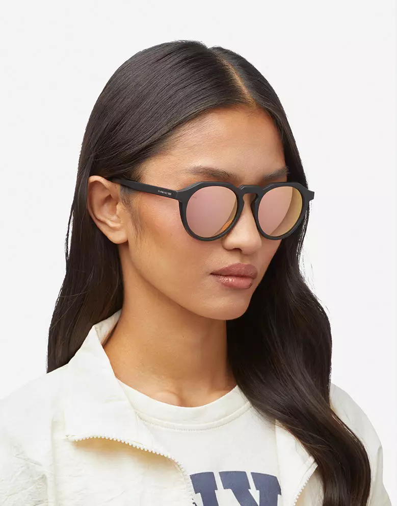 HAWKERS Black Rose Gold WARWICK RAW. Sunglasses for Men and Women, Unisex. UV400 protection. Official product designed and made in Spain. HWRA22BKT0