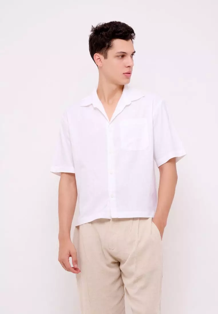 Kemeja Linen Pria Lengan Pendek Crop Putih – White Cropped Boxy Linen Shirt