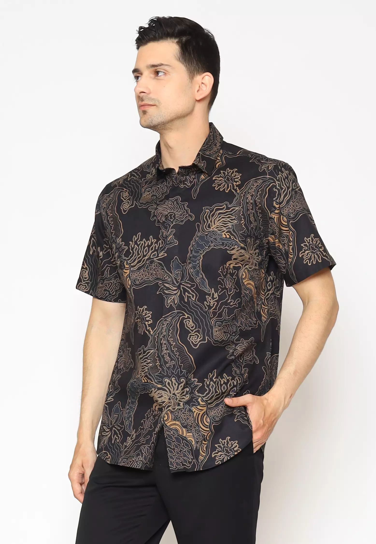 MAGINOT JEVAZ BLACK Batik Slim Fit Lengan Pendek