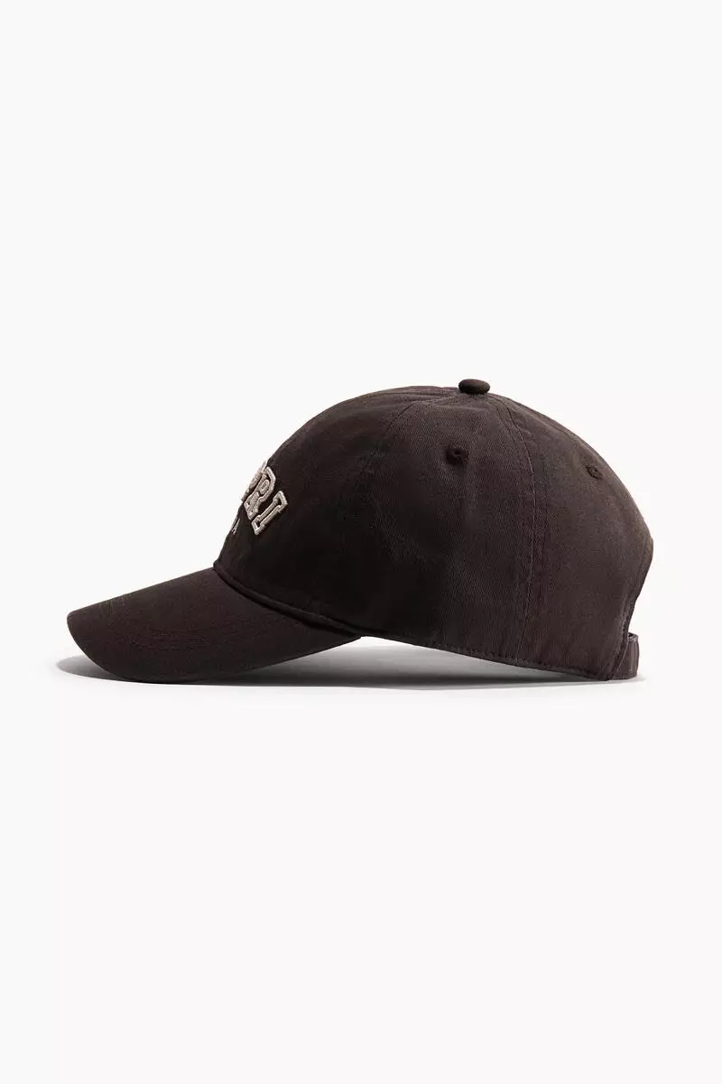 Embroidered-motif twill cap