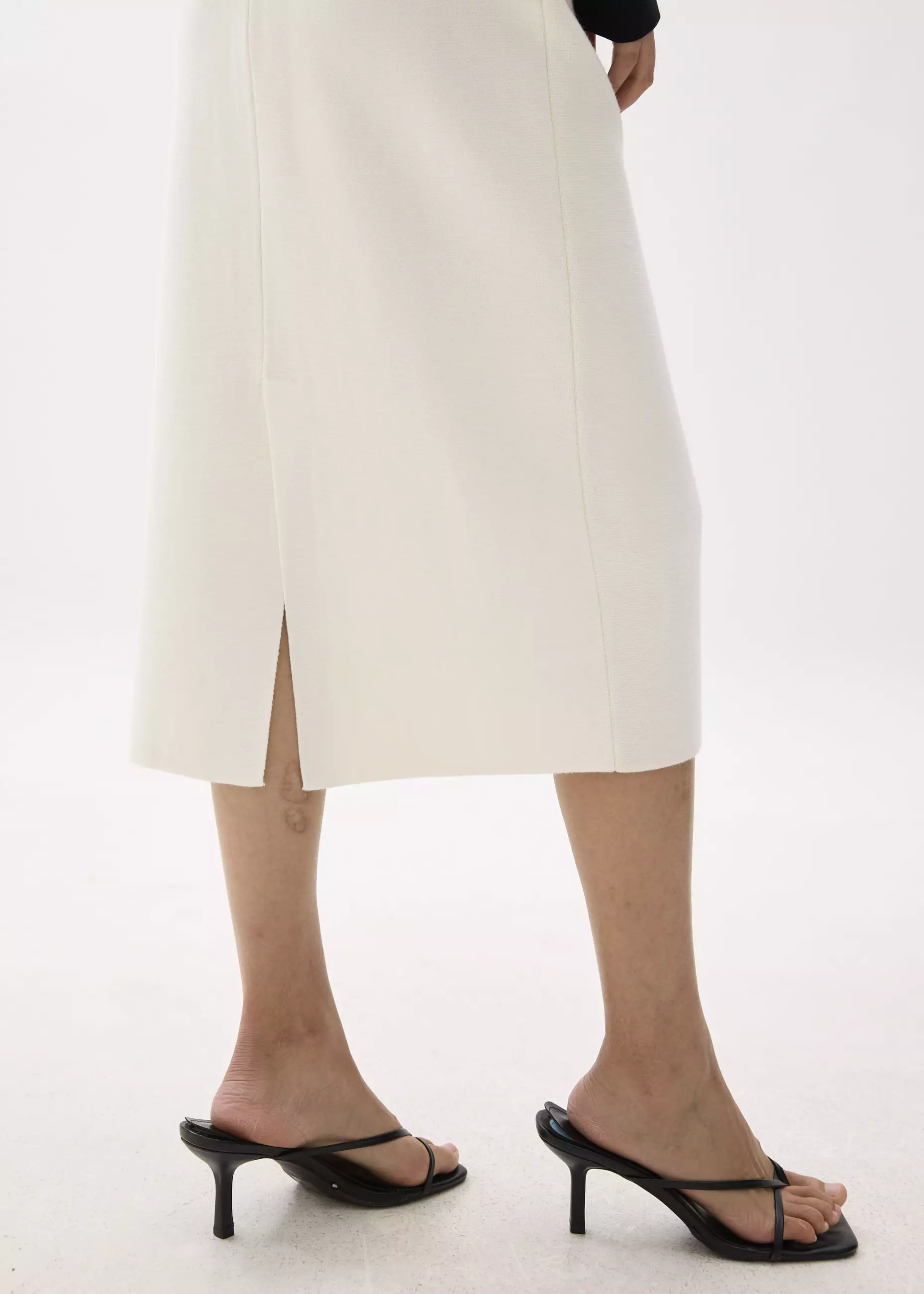 Rok Wanita - Esha Elastic Knit Column Midi Skirt
