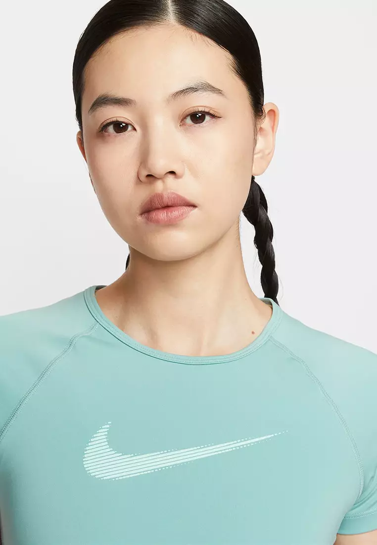 Pro Dri-FIT Short-Sleeve Cropped Graphic Top