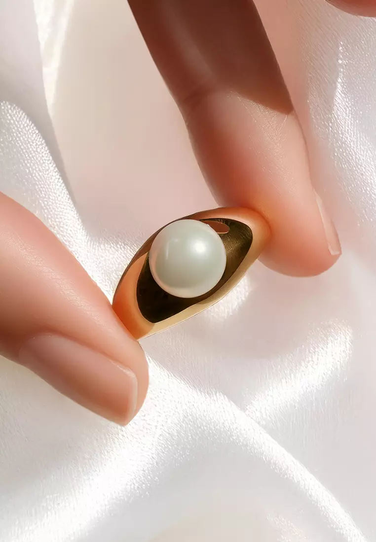 Pearl of the Sirens Gold Layered Ring