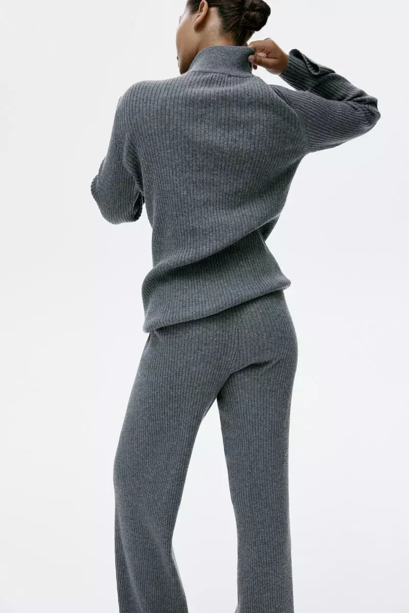 Wide rib-knit trousers