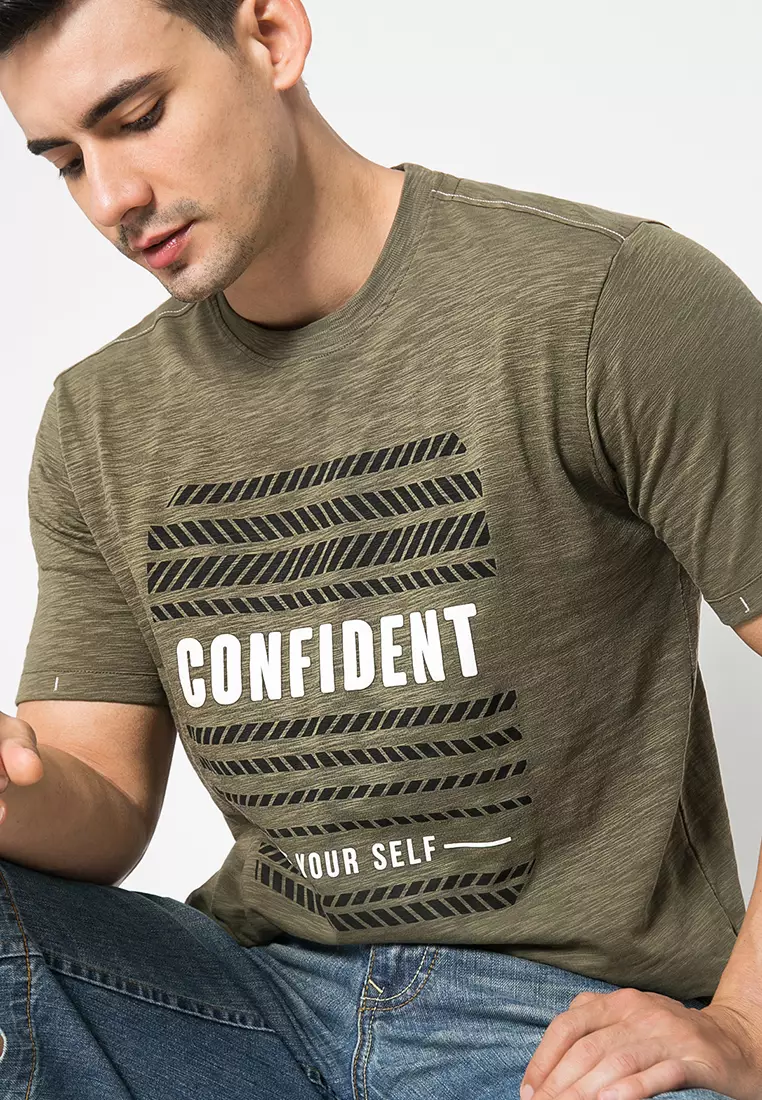 Johnwin - Kaos Casual Pria Sablon Warna Hijau Army ATS.622.M443.01.C-S/S