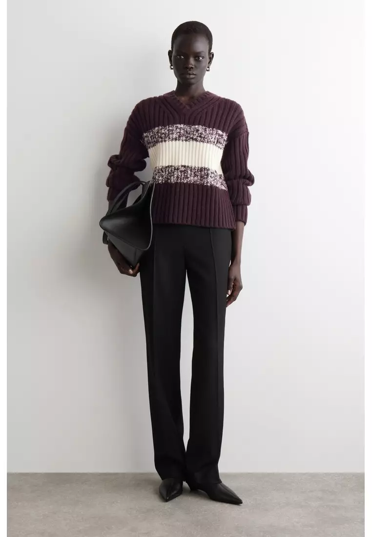 TEXTURED MERINO WOOL V-NECK JUMPER