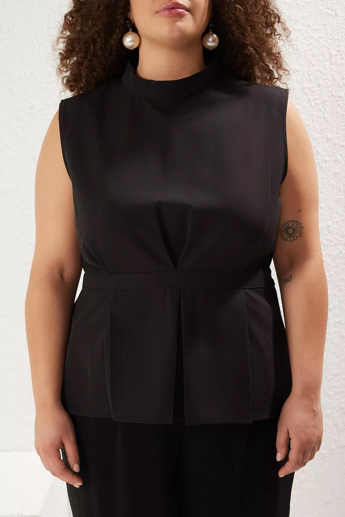 Jual Trendyol Plus Size Sleeveless Woven Blouse Original 2025